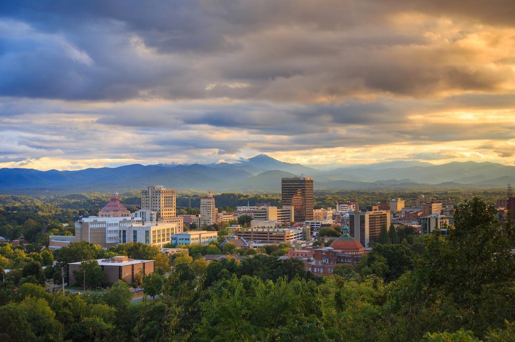 Hampton Inn Asheville - Biltmore Area Exterior foto