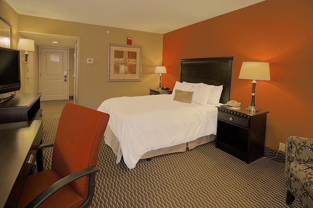 Hampton Inn Asheville - Biltmore Area Exterior foto