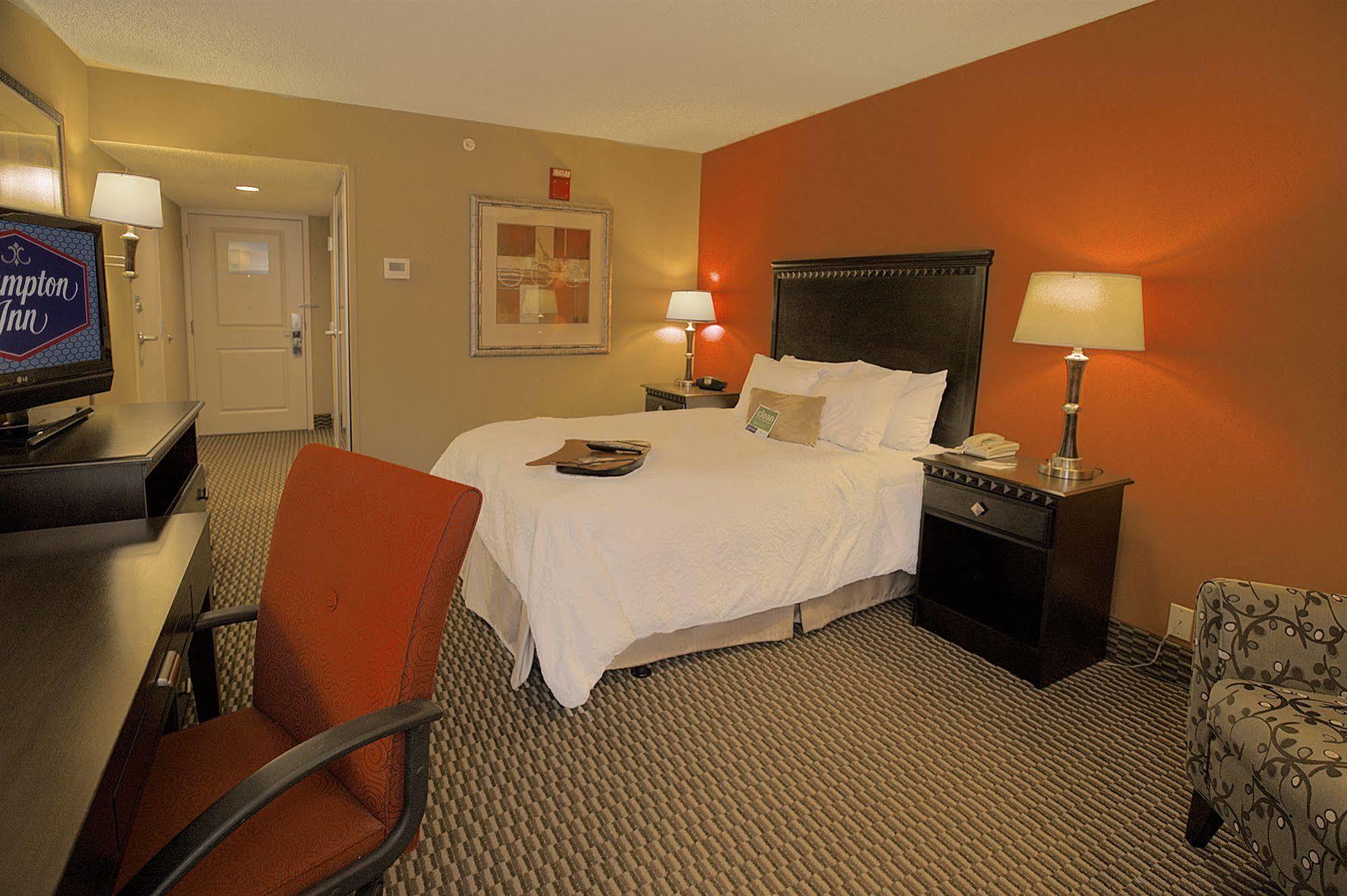Hampton Inn Asheville - Biltmore Area Exterior foto